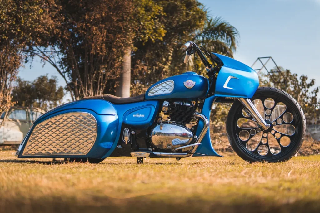 Neelkantha - a bagger based on RE Interceptor 650